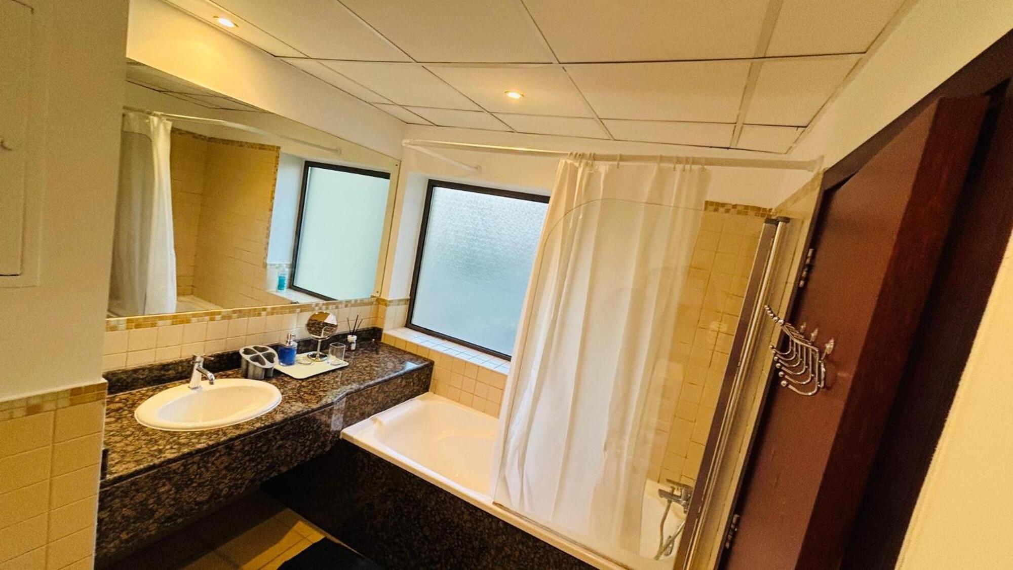 Ahlan New Horizon Marina Beach Jbr Dubai Exterior foto
